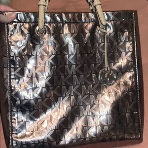 Michael Kors Jet Set Tote